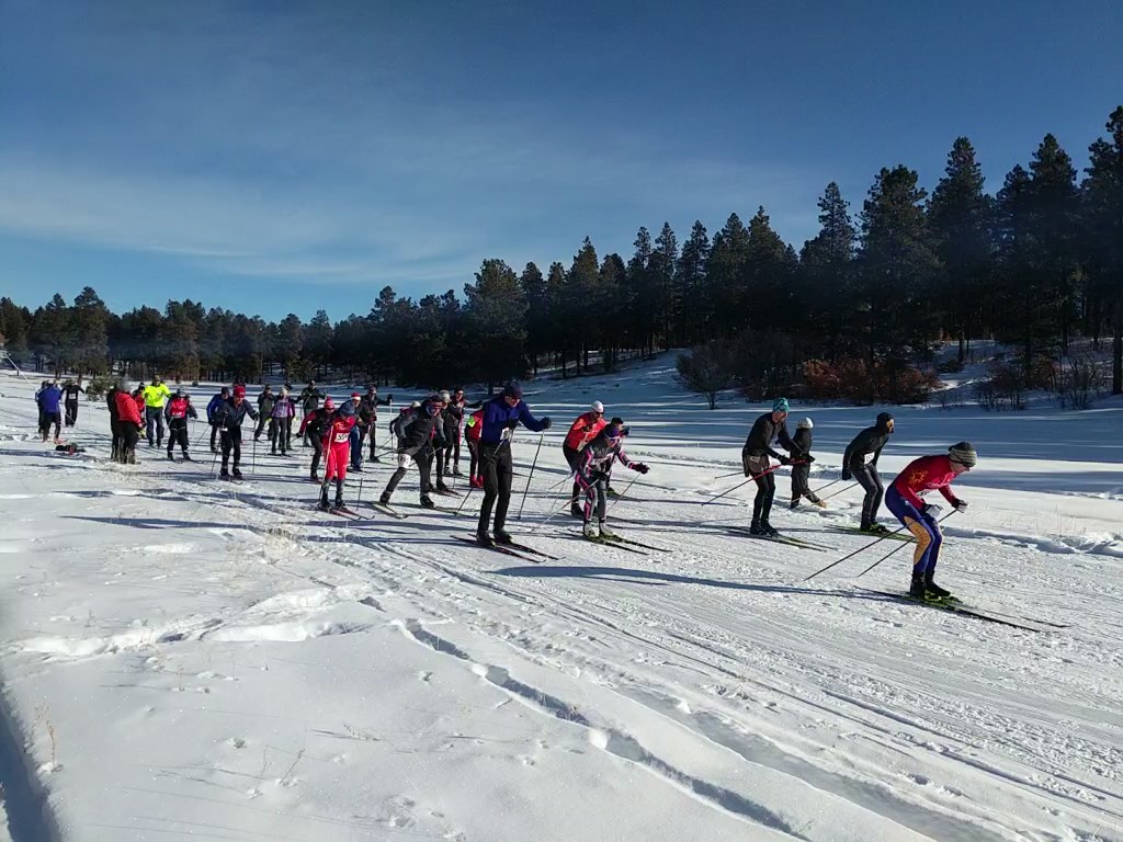 Skiers starting the race